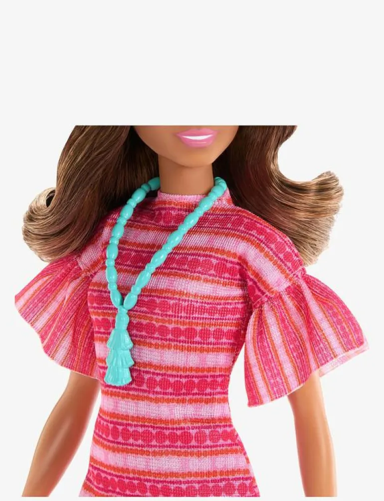 and Teresa Recipe for Friendship Teresa Fashion Doll in Signature Outfit with Accessories - Dockor