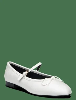 Ballerinas with strip and bow detail - Ballerinas