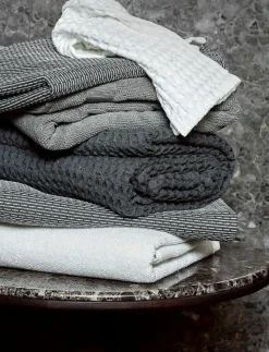 Big Waffle Towel and Blanket - Handdukar