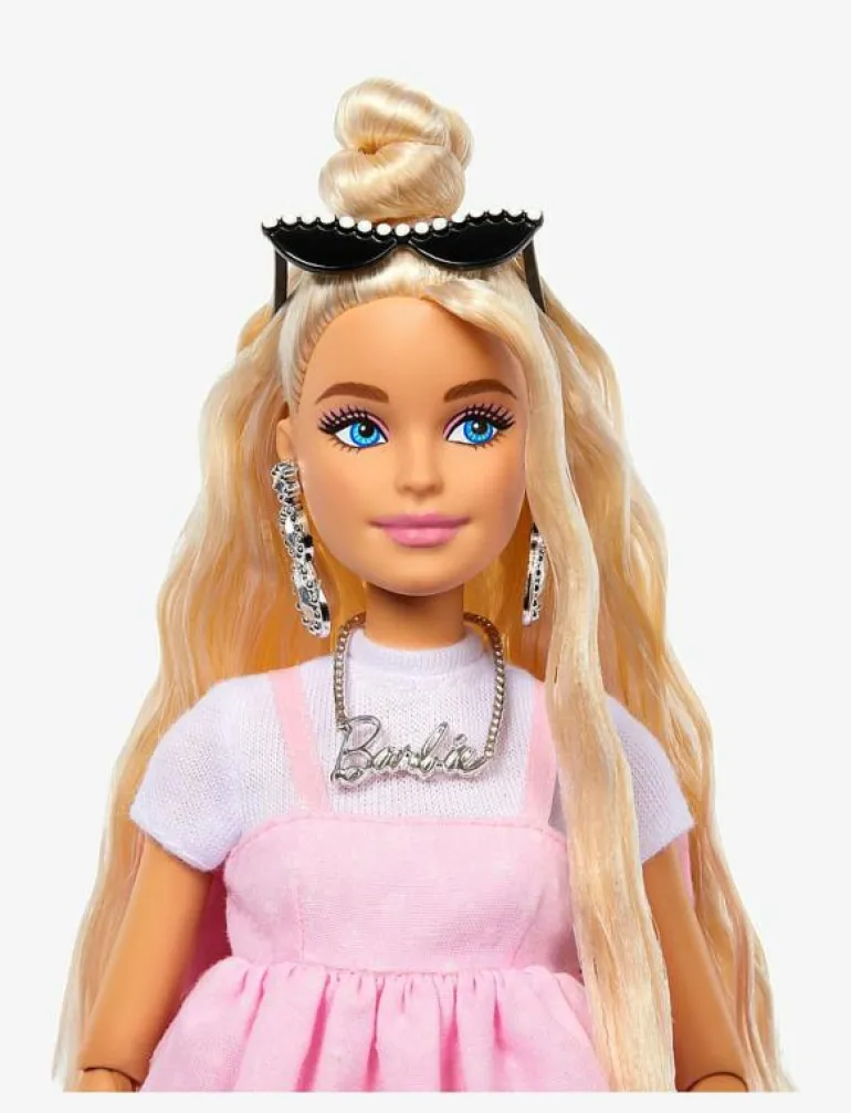 Deluxe Style Doll #3 in Pastel Pink core Dress with Oversized Bow, Blond Hair - Dockor