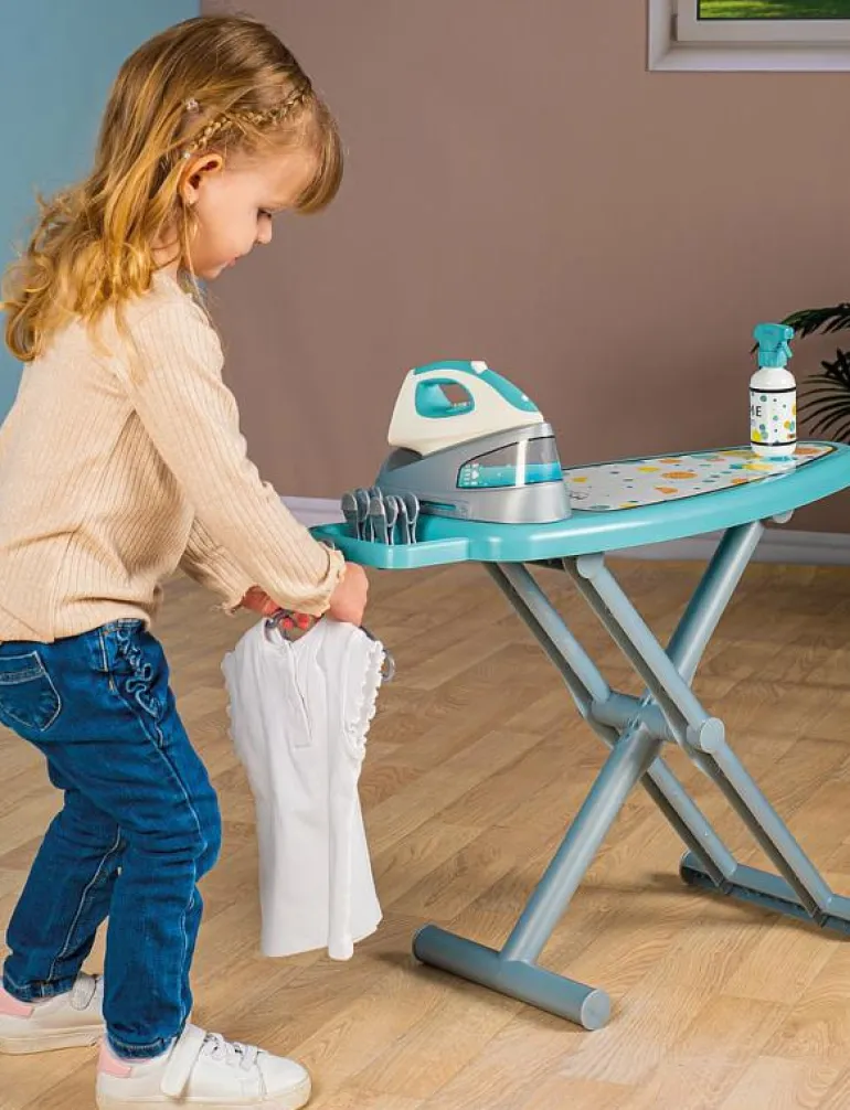 Ironing Board + Steam Iron - Städutrustning