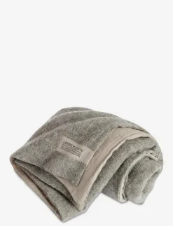 LOVELY WOOL BLANKET - Filtar & Plädar
