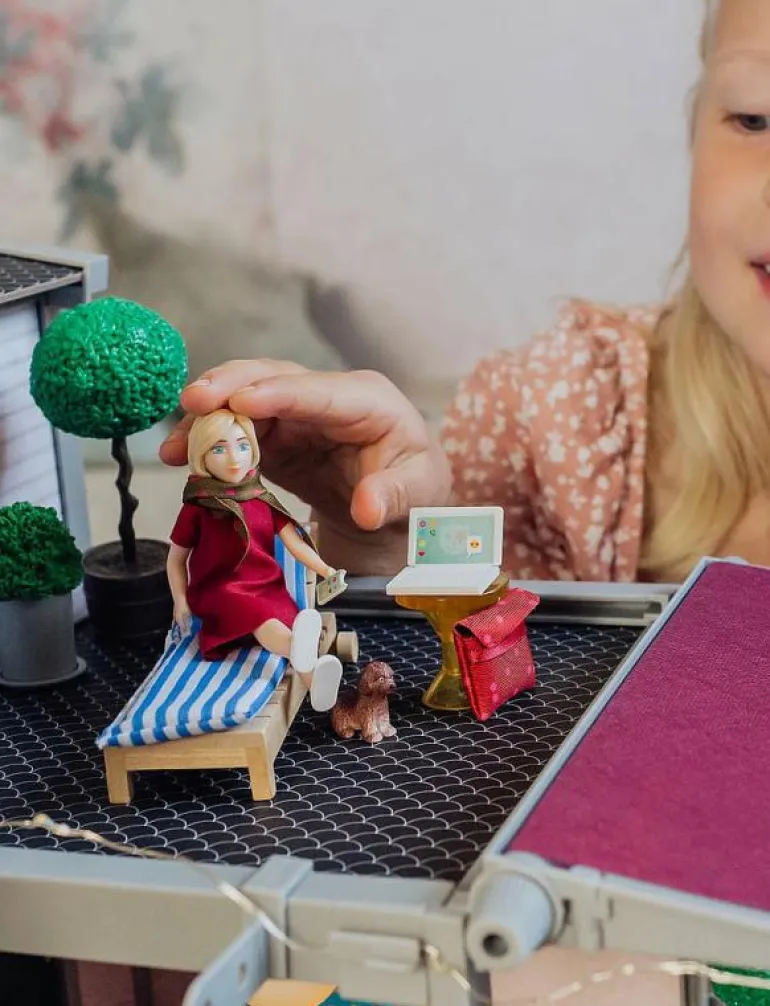 LUNDBY DOCKA MED DATOR - Tillbehör till dockhus