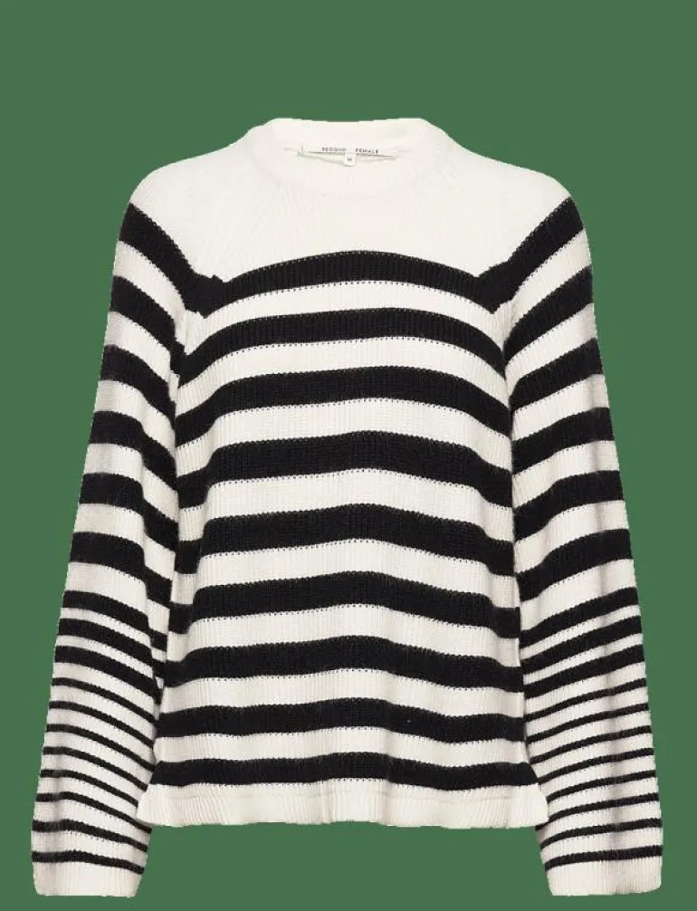 Matea Knit O-Neck - Stickat