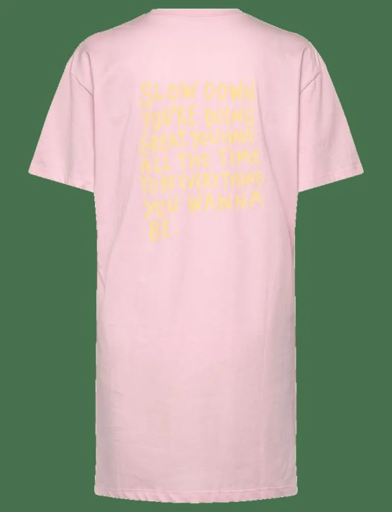 NIGHTIE R-NECK SLOW DOWN - Överdelar