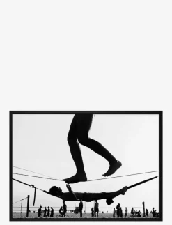 Poster Monochrome Balancing Act - Fotokonst