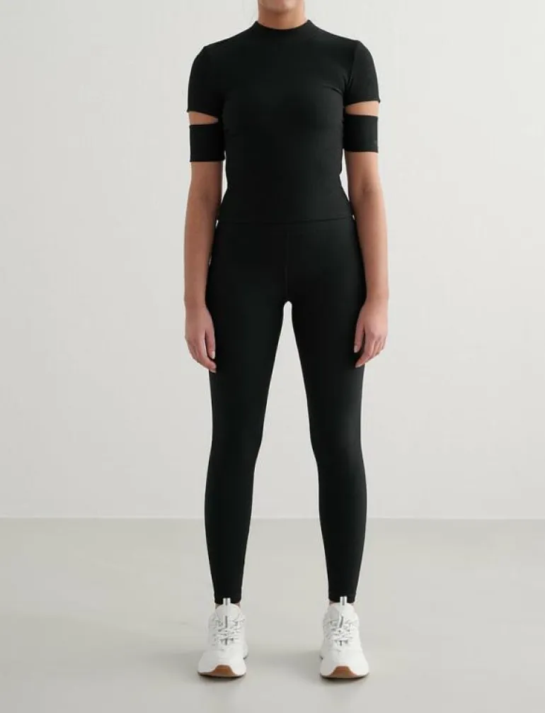 Ribbed Performance Cut-Out Top - T-Shirts