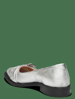 Saso Low - Ballerinas
