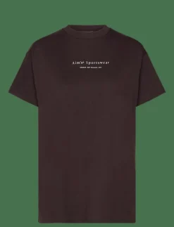 Serif Boyfriend T-shirt - T-Shirts