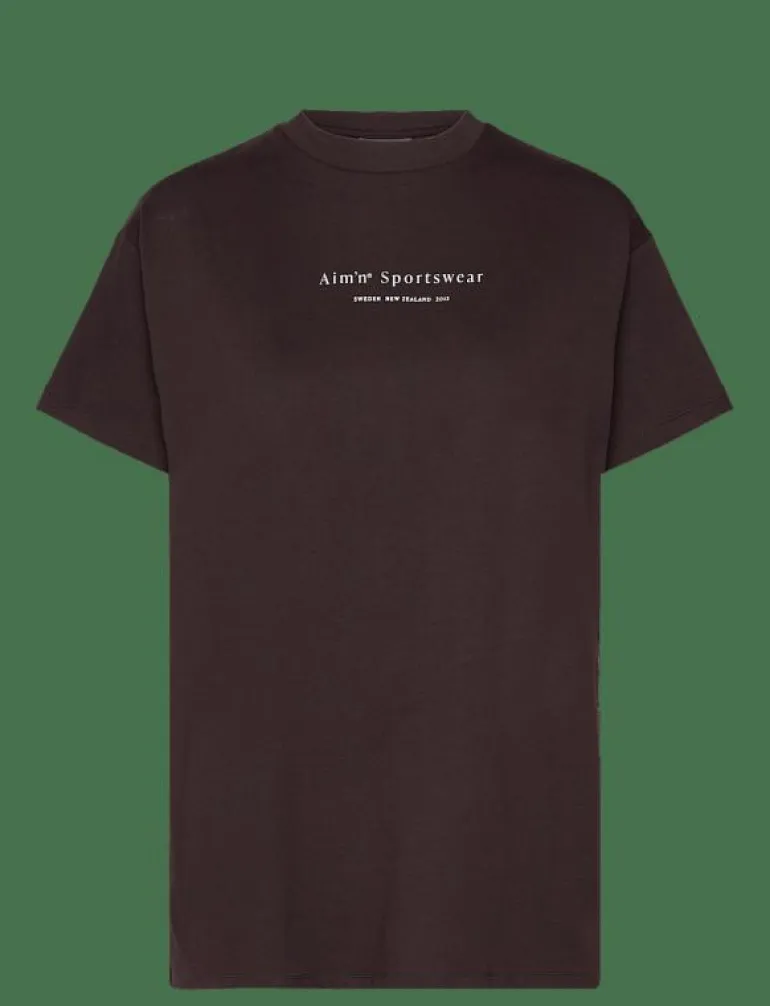 Serif Boyfriend T-shirt - T-Shirts