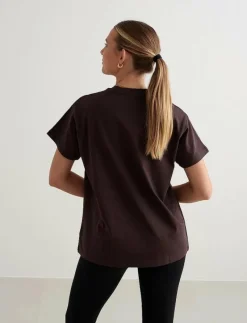 Serif Boyfriend T-shirt - T-Shirts
