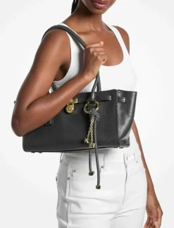 SM EW SHOULDER TOTE - Axelremsväskor