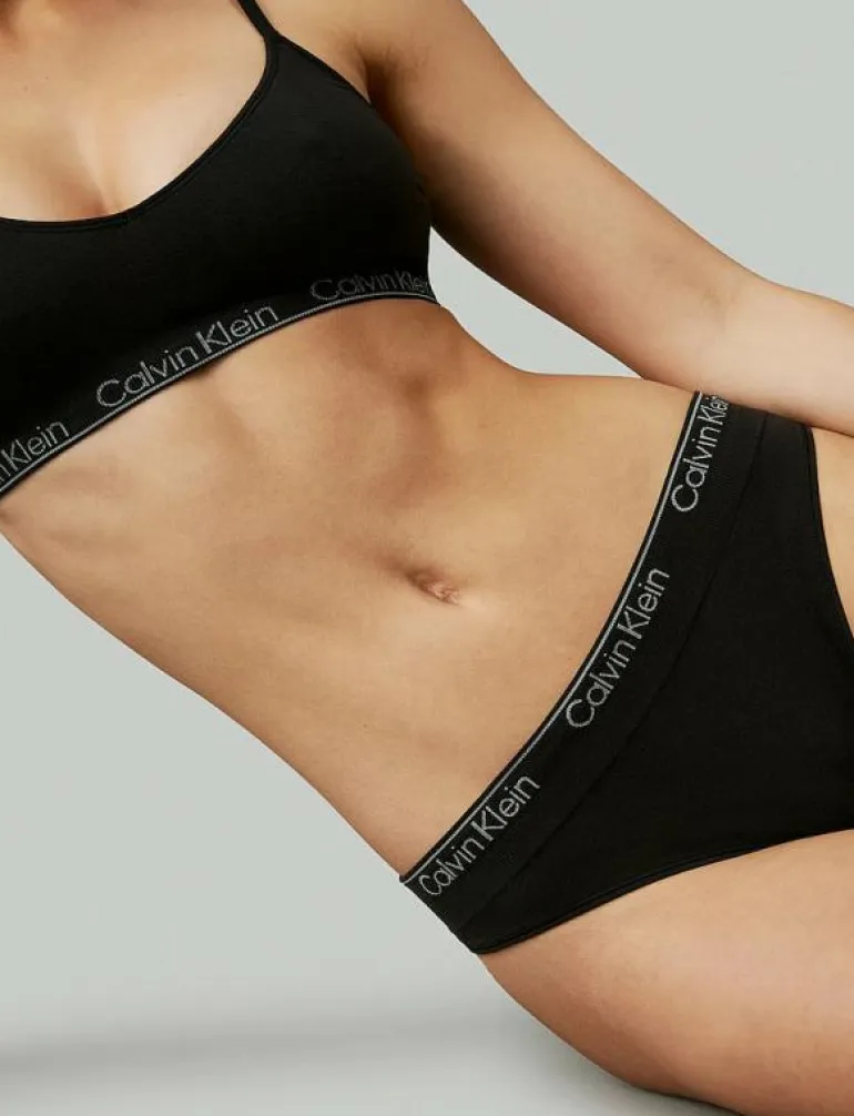 THONG - String