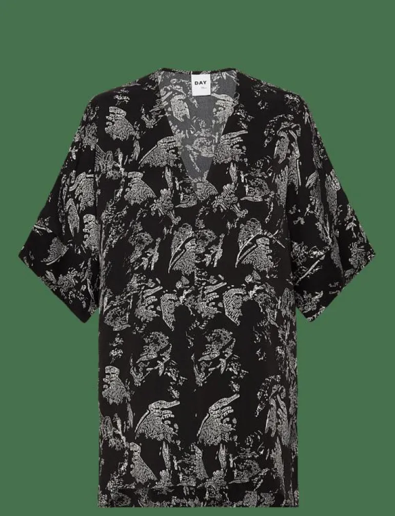 Tristan - Graphic Legacy - T-shirts