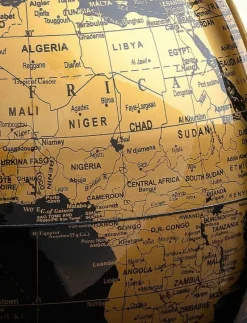 World tour Globe - Skulpturer & Porslinsfigurer